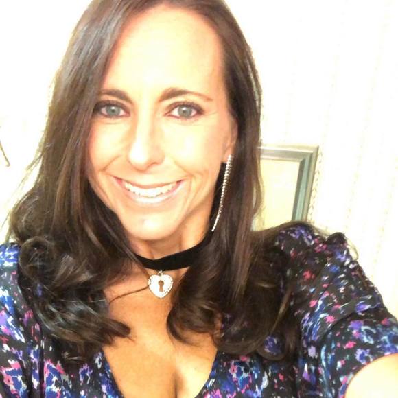 Meet your Posher, Brandy - Picture 1 of 1